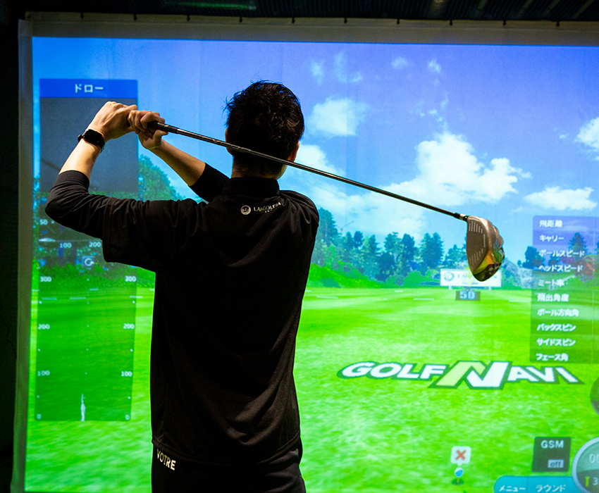 インドアゴルフ練習場